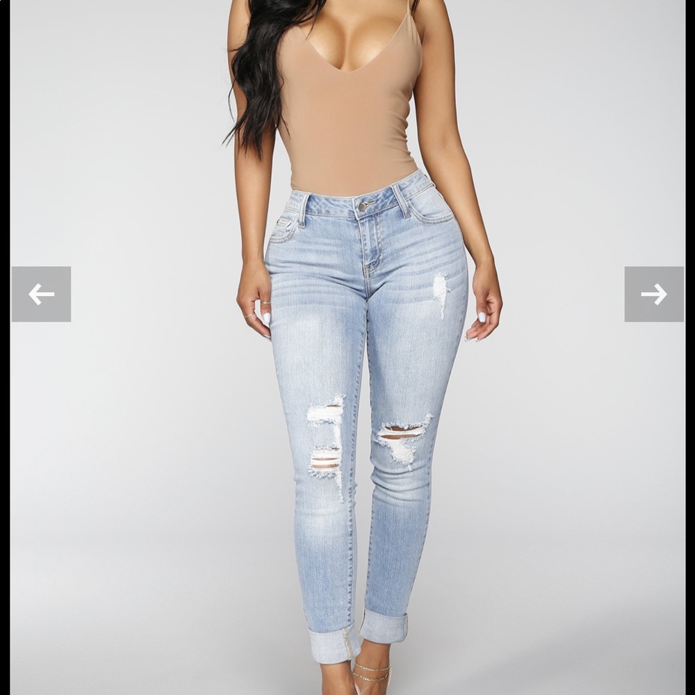 Hazel High Rise Distressed Jeans - Light Blue Wash